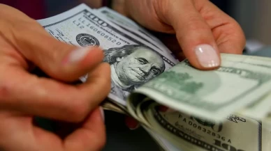 İstanbul serbest piyasada dolar 41,57, euro 48,79 lira seviyesinde haftaya yükselişle başladı