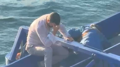 Galata Köprüsü'nden denize düşen kadını, peşinden atlayan vatandaş kurtardı