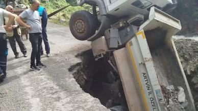 Artvin'de heyelan sonrası yol onarımında kaza: Kamyon sürücüsü yaralı