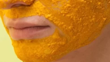 Kızarıklıkları azaltıyor, lekeleri hafifletiyor