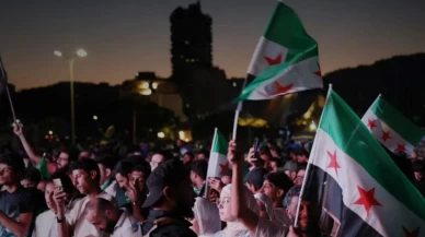 Suriye halkı, Eş-Şara'nın BM'ye hitabını dinlemek için meydanları doldurdu