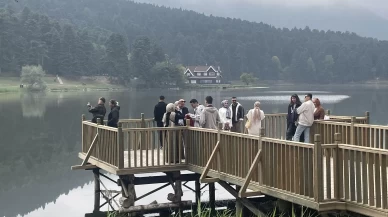 Gölcük Tabiat Parkı’nda sonbahar güzelliği tatilcileri büyüledi