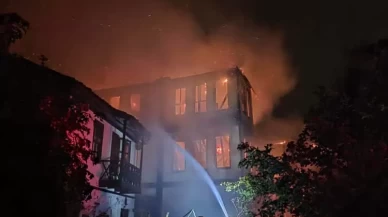 Bolu'da tarihi konak yandı