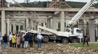 Ordu'da inşaatta beton mikseri devrildi