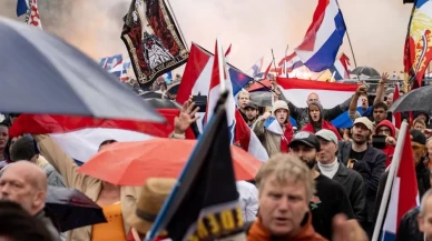 Hollanda’da göçmenlik karşıtı gösterilerde protestocular polisle çatıştı