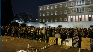 Yunanistan'da oğlunun ölüm nedeninin netleştirilmesi için açlık grevi yapan babaya destek eylemi