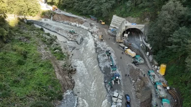 Çamlıhemşin-Ayder yolu yeniden ulaşıma açıldı! Bakan Uraloğlu: Tahliyeler başladı