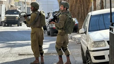 İsrail ordusu, işgal altındaki Batı Şeria'nın farklı bölgelerine baskınlar düzenledi