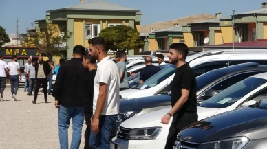 Van açık oto pazarı havaların serinlemesiyle hareketlendi