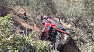 Burhaniye’de belediye otobüsü şarampole devrildi