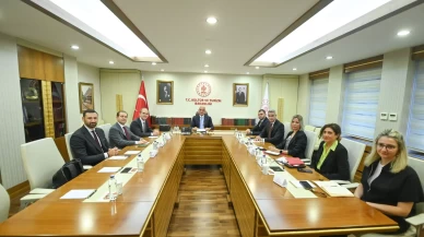 Bakan Ersoy, Google Küresel İlişkiler Başkanı Kent Walker ile görüştü