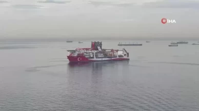 Türkiye’nin yeni sondaj gücü Yıldırım, İstanbul Boğazı’nda görüntülendi