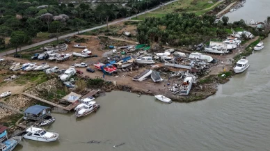 Antalya’yı hortum yıktı geçti: Seralar yıkıldı, tekneler parçalandı!