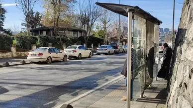 1 aylık bebeği otobüs durağına bırakmışlardı