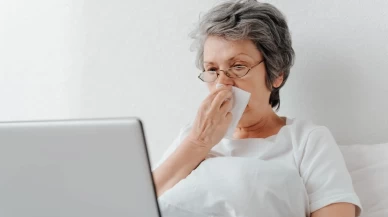 Uzman uyarıyor: Aşırı hastalık aramaları siberkondriye ve fiziksel sorunlara neden oluyor