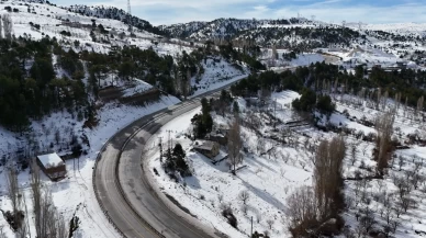 Karaman’da köyler beyaza büründü, kartpostallık görüntüler oluştu