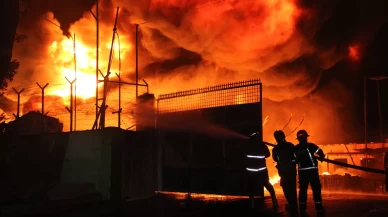 Endonezya’nın Medan kentinde fabrika yangını