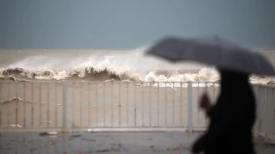 Dikkat! Türkiye’yi gökgürültülü sağanak ve fırtına sardı, yüksek kesimlerde kar tehlikesi var!