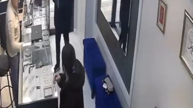 Güvenlik kamerası her şeyi kaydetti! Soyguncu kaçarken yakalandı