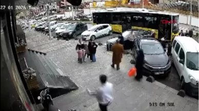 Yine bir İETT kazası! Esenler'de park halindeki araçlara girdi...