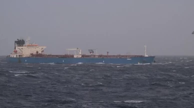 Macron duyurdu: Fransa'dan Rus tankere baskın