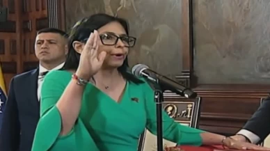 Venezuela’da Delcy Rodriguez dönemi başladı! Meclis’te tarihi yemin: Vatanımızı savunacağız