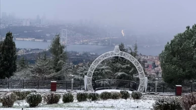İstanbul'da kar başladı! İşte yağışın yoğunlaşacağı saat