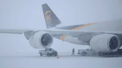 ABD’de kar esareti: Binlerce uçuş iptal, havalimanları kilitlendi!