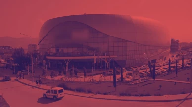 Zabıta kapıyı açtı, skandal patladı! Hatay’daki AVM’de mide bulandıran görüntüler