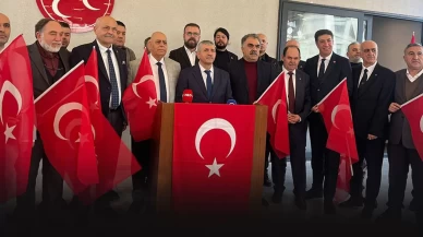 MHP İzmir’den bayrak provokasyonuna tek ses