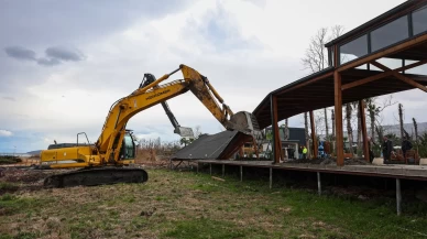 Sapanca Gölü’nde kaçak yapı operasyonu!