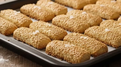 Ağızda dağılan kıyır kıyır tuzlu kurabiyenin püf noktası; Pastanede böyle yapılıyor.