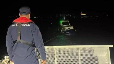 Çanakkale Boğazı’nda tekne akıntıya kapıldı