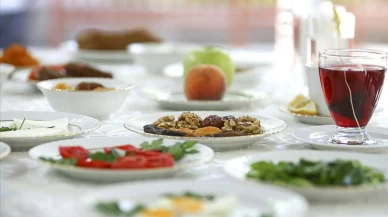 Kaza orucu borcu olan kişi kandilde oruç tutabilir mi?