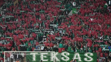 Bursaspor tribünleri Türk bayraklarıyla dotanıldı