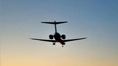 Endonezya’da kayıp uçak paniği!