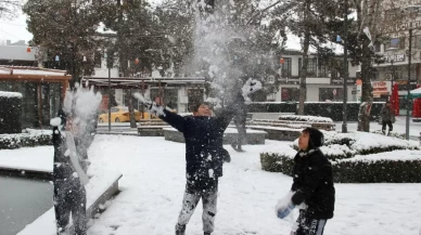 Kar fırtınası eğitimi vurdu! O ilimizde okullar tatil
