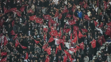 Beşiktaş taraftarından yönetime protesto