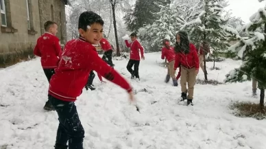 Adana'da bir ilçede eğitime kar tatili