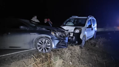 Konya’da iki araç çarpıştı: Çok sayıda yaralı var