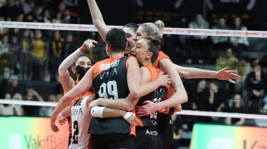 Eczacıbaşı, Sultanlar Ligi’nde set vermeden güldü