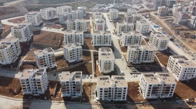 Depremzedeler yeni yuvalarına kavuştu