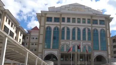 Antalya’daki 'evlatlık' oyununa yargı freni