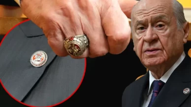 MHP Lideri Devlet Bahçeli'nin yüzük ve rozeti dikkat çekti! Turan haritalı ve Türk savaşçılı mesaj