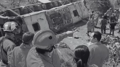 Otobüs devrildi, 4’ü çocuk 16 kişi can verdi!