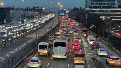 İstanbul'da haftanın ilk günü trafik çilesi