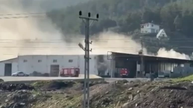 Alevler kısa sürede yükseldi! Gaziantep'te biber fabrikasında yangın