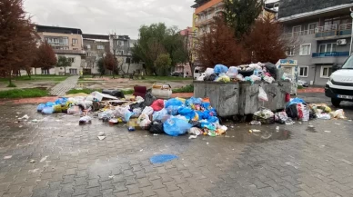 CHP’li belediyeye çöp isyanı: Buca’da sokaklar çöp dağlarına döndü