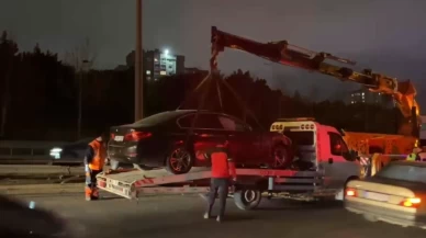 TEM Otoyolu'nda zincirleme kaza: 1 tır, 4 araç birbirine girdi!