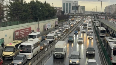 İstanbul'da cuma mesaisi trafikle kapandı: Yoğunluk yüzde 89’a dayandı!